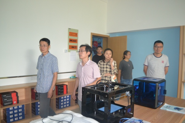 江阴教育网 江苏教育报刊总社记者采访周庄中学