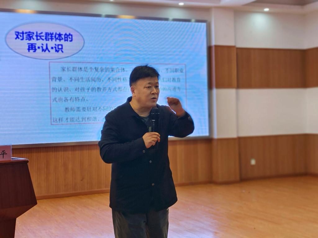 江阴市顾海英德育名师工作室第八次研修活动