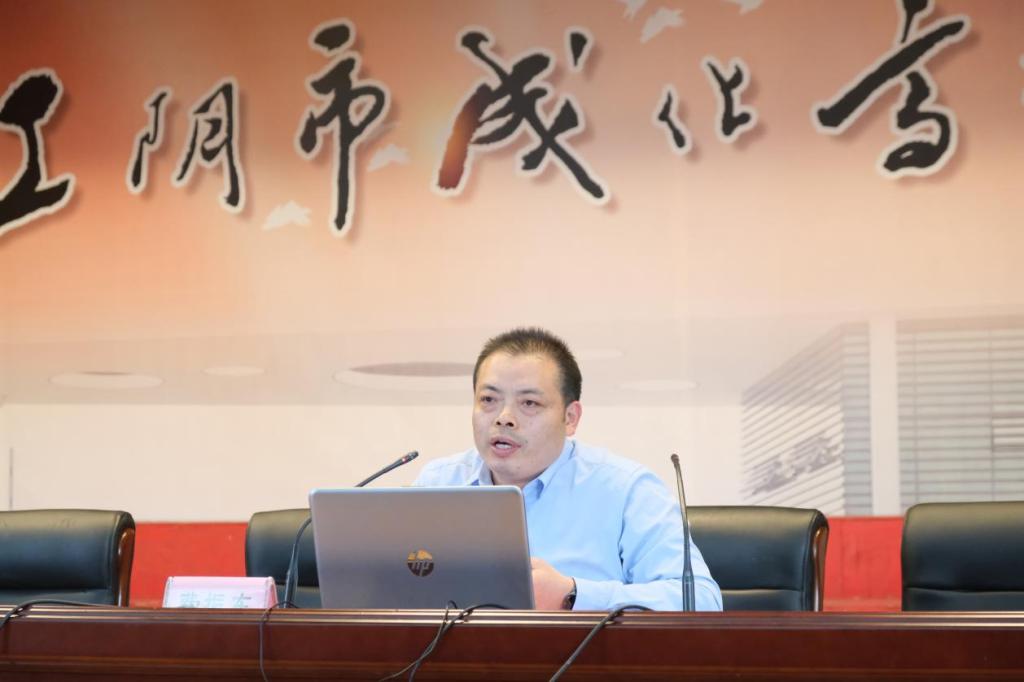 最后,无锡市教研员费振东老师就此次一模考试学生答题得分情况做了